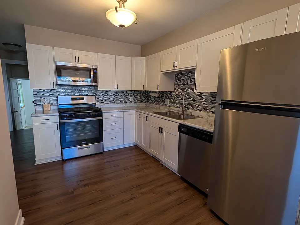114 W 14th St #14