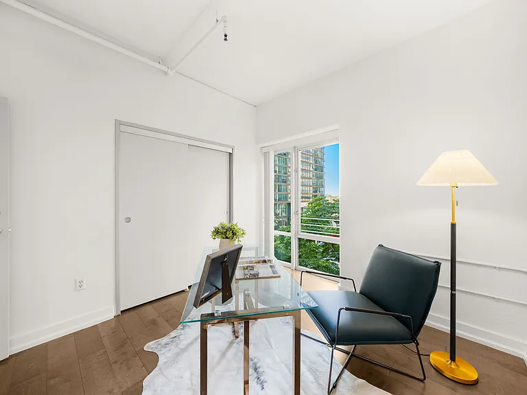 645 W 9th St #303 — Photo 13