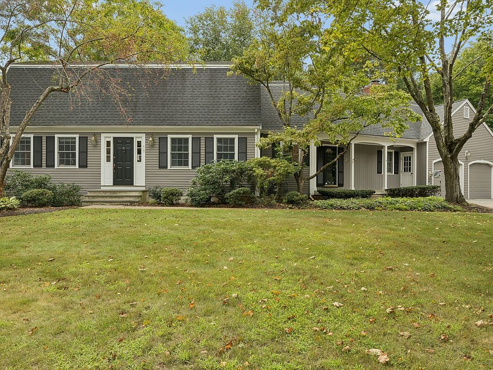 1st image of 18 Lois Ln Unit 18