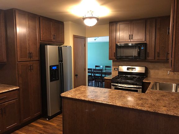 4th image of 10039 Cambridge Ct E