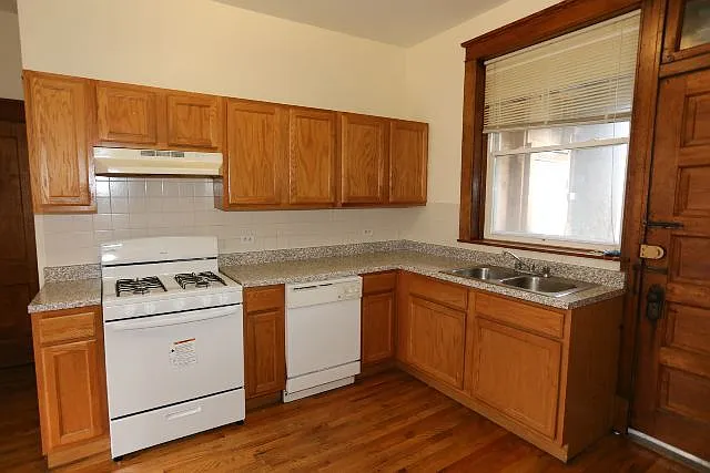 Building Photo - 817 N Campbell Ave #2