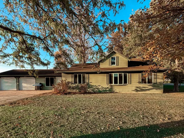 115 E 6th Ave, Groton, SD 57445