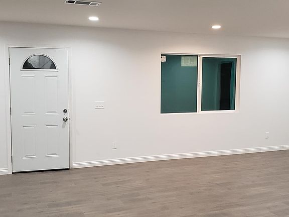 4th image of 7918 Vanscoy Ave