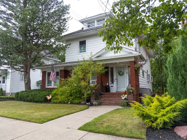 47 Beethoven St, Binghamton, NY 13905