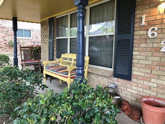 2nd image of 1627 Shady Glen Ln