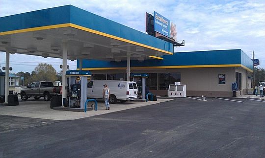 3rd image of 2206 Highway 71