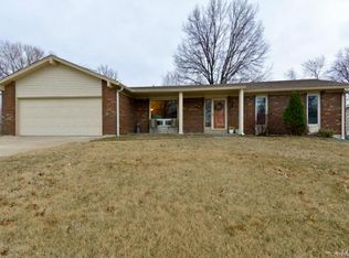 720 Treadway Ave, Saint Charles, MO 63301