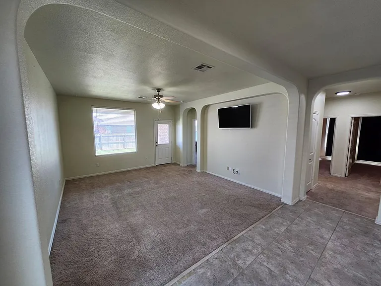 6406 Hall Of Fame Blvd — Photo 6