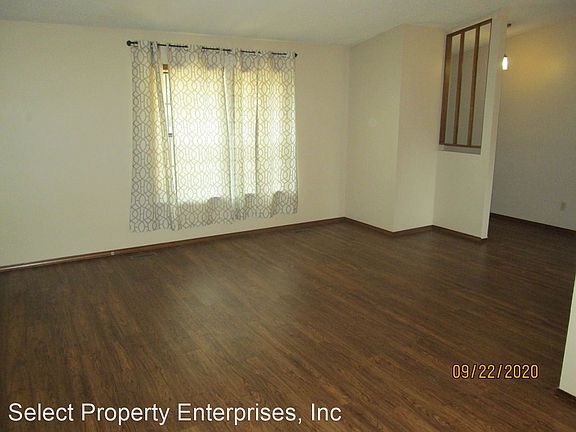 3rd image of 460 Wuthering Heights Dr
