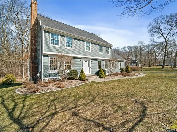 19 Swanswood Lane, Old Lyme, CT 06371