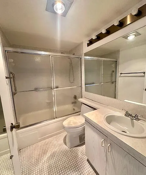 3063 Ainslie #D — Photo 7