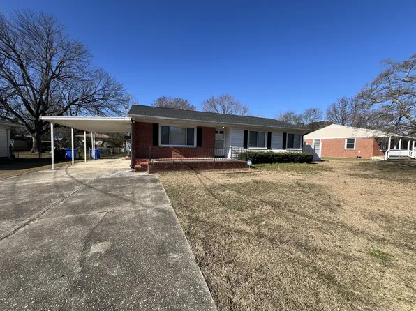 808 Sandalwood Dr, Fayetteville, NC 28304