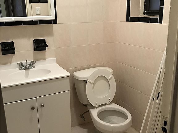5th image of 835 Ocean Ave APT 3H