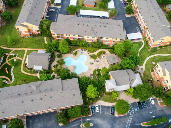 Gravois Ridge Townhome Apartments, 504 Stone Ridge Trl #52a374f70, Fenton, MO 63026