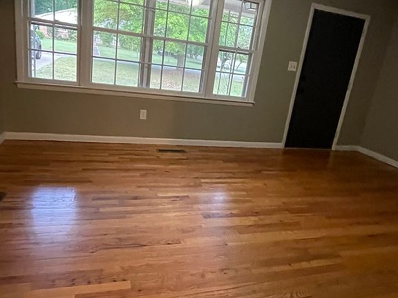 5th image of 325 Forest Rd