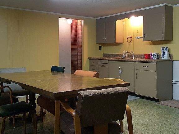 2nd image of 105 Strawberry Ln