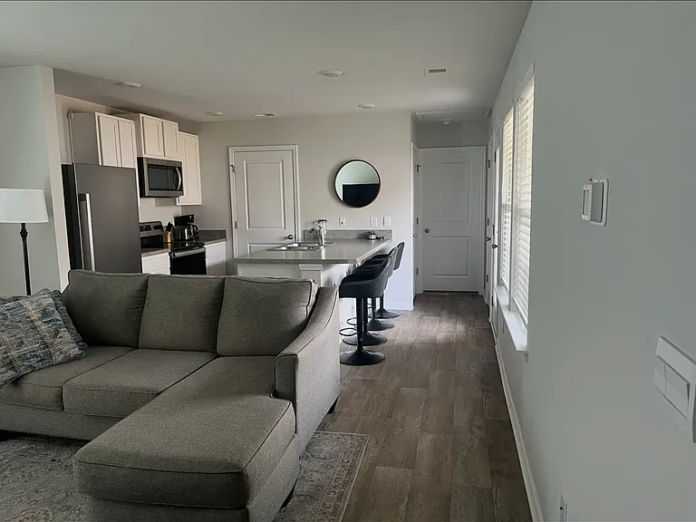 1011 Course Ln — Photo 8