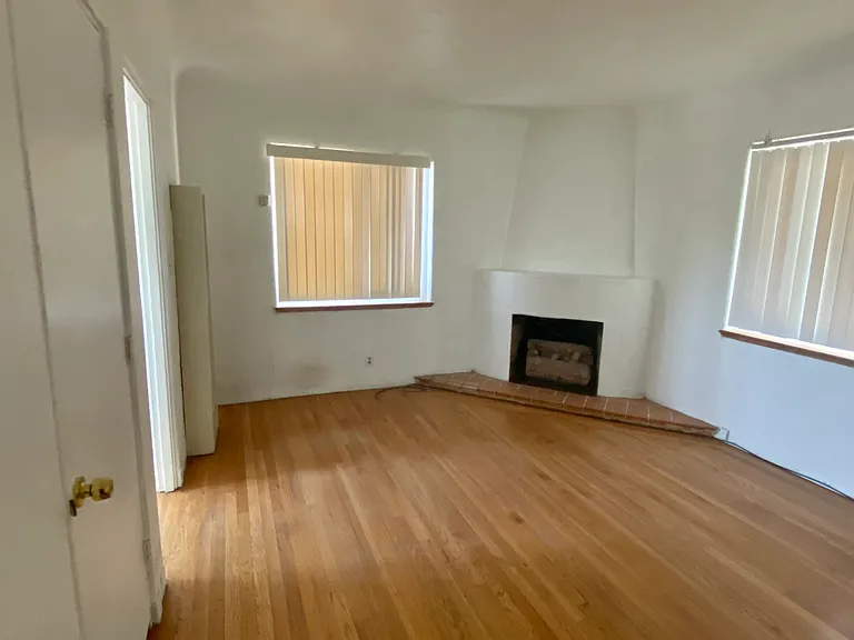 Super Cool Mid-Century Modern East Nob Hill Penthouse Suite with Views — Photo 18