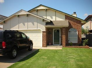 1507 SW 20th St, Moore, OK 73170