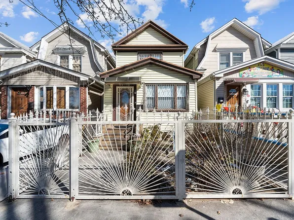 8915 96th St, Woodhaven, NY 11421