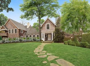 12 Westwood Rd, Wainscott, NY 11975