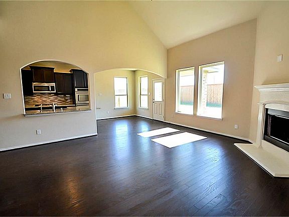 5th image of 23506 Ortensia St