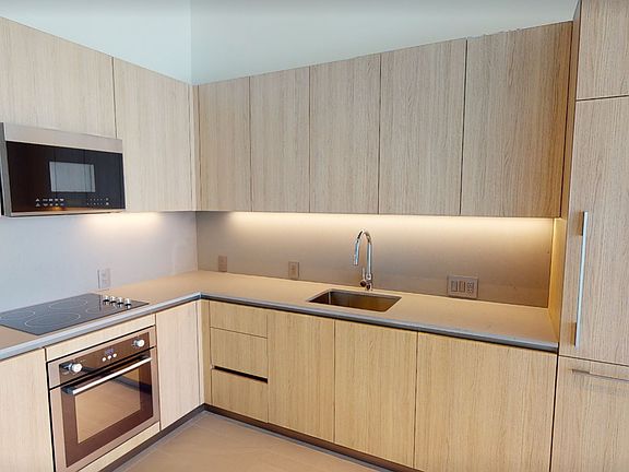 4th image of 108 NW 27th St #111