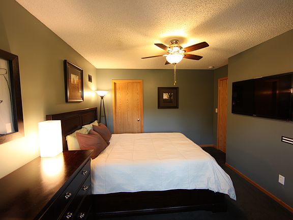 master br w walk in closet