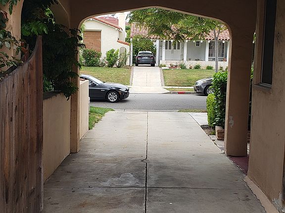 2nd image of 466 1/2 S Wetherly Dr