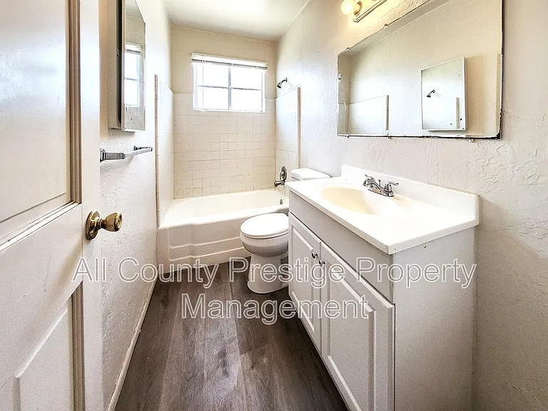 1915 E Osborn Rd #2 — Photo 8