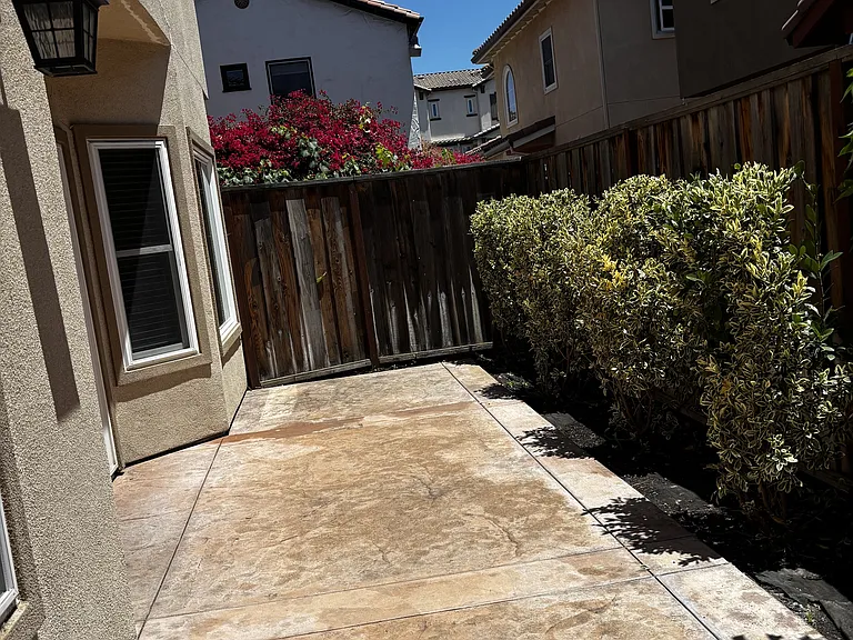 840 Civic Center Dr — Photo 37