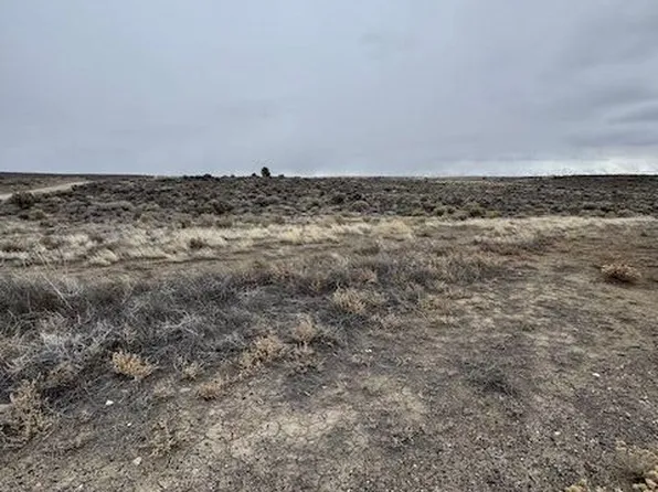 Quartzite Jackson Dr, Elko, NV 89801