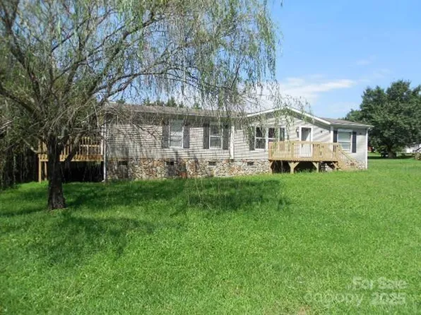 2459 Albany Dr, Newton, NC 28658