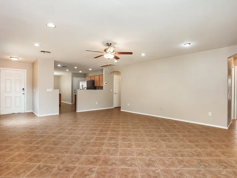 3129 W Dancer Ln — Photo 4