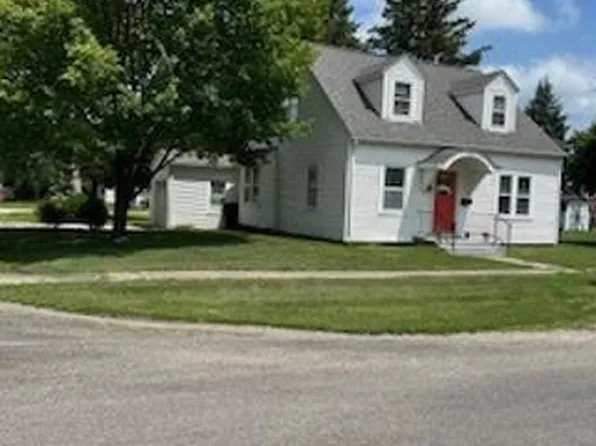 212 W Park St, Arthur, IL 61911