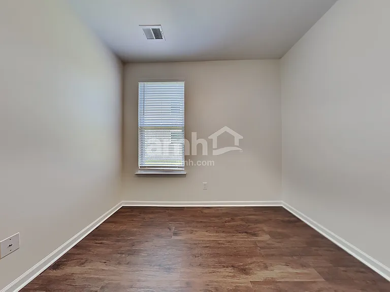 109 Orleans Ct — Photo 12