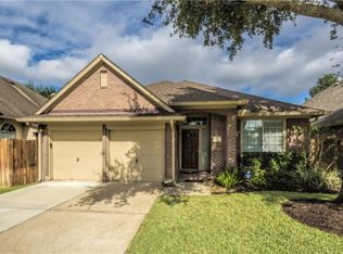 619 Avery Dr, Sugar Land, TX 77479