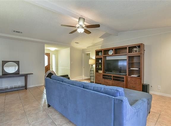 4th image of 3815 Glenbrook Dr