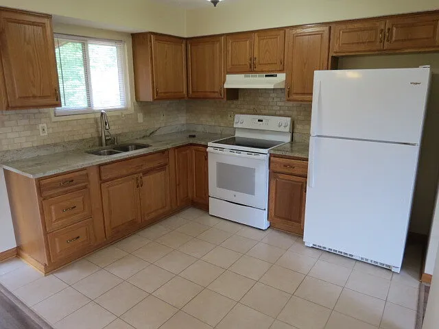 2711 Millrace Dr — Photo 4