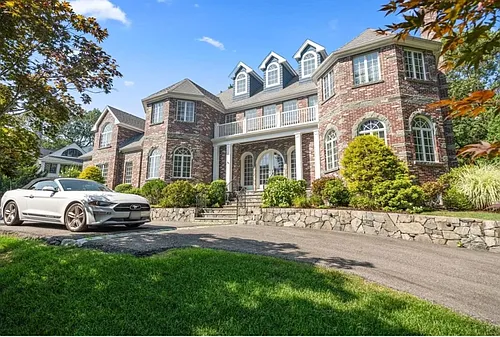 60 Forest Ave Photo 1