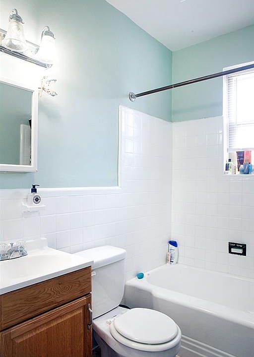 2nd image of 1811 Irving St NE #4816085