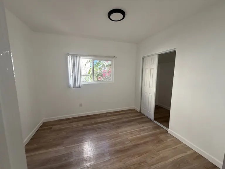 4705 Willowbrook Ave — Photo 53