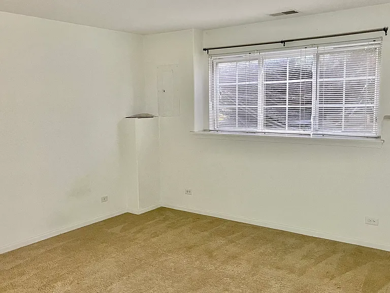 2204 W Concord Ln — Photo 28