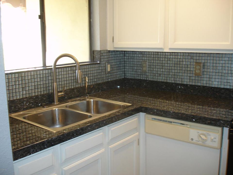 1st image of 7300 N Dreamy Draw Dr Unit 221