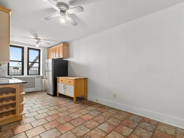 7435 Blvd East image 10 of 31