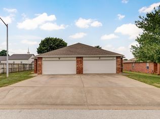 1801 N 1803 Laurel Hill Pl, Nixa, MO 65714