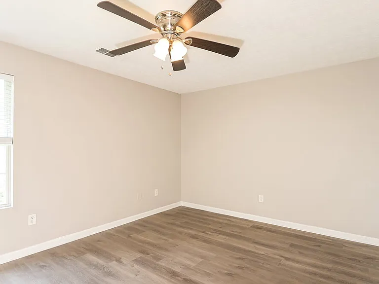 6149 Raleigh Oaks Ct — Photo 11