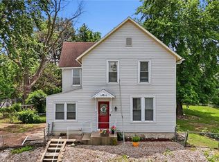 1025 Ironmoulders St, Leavenworth, KS 66048