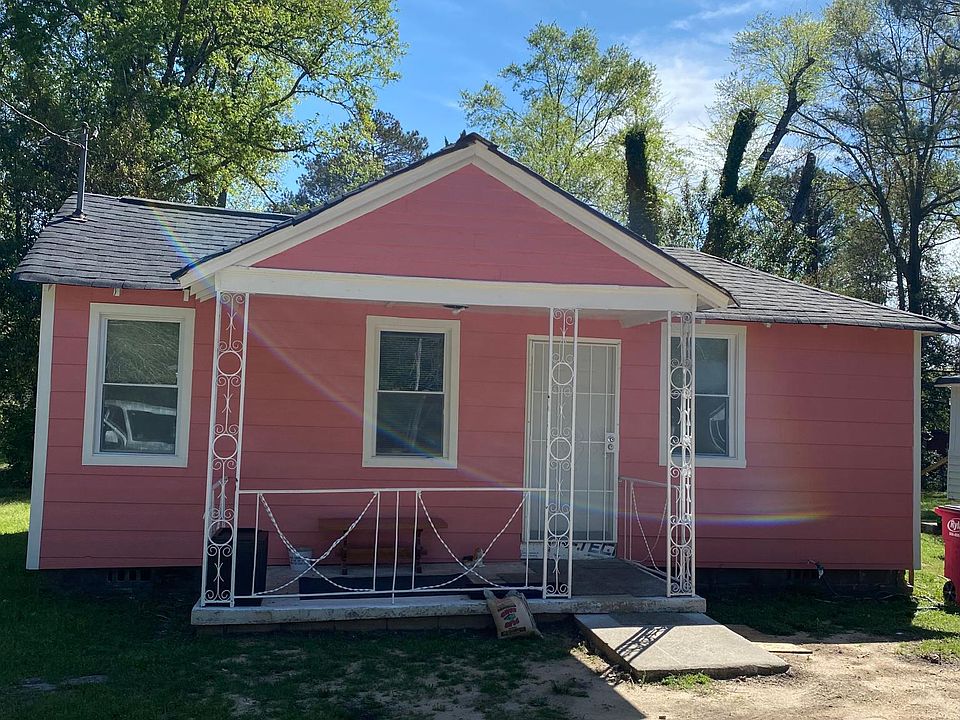 2nd image of 883 Trinity Pl