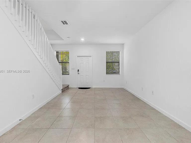 1541 SW 28th St #1541 — Photo 7